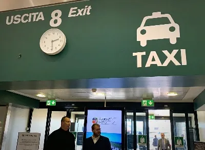 Taxi personnel à l'aéroport de Milan