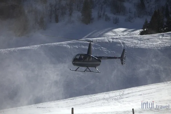 Transfert en hélicoptère de l'aéroport à la station de ski