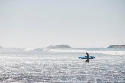 Surfer sur la côte atlantique